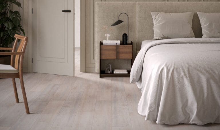 Camera da letto con parquet in rovere chiaro dalle sfumature luminose